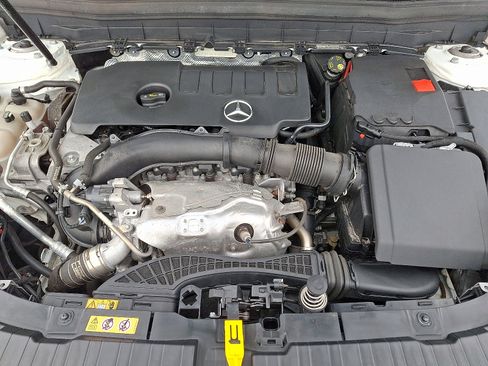 Certified 2022 Mercedes-Benz GLB 250 4MATIC image 30