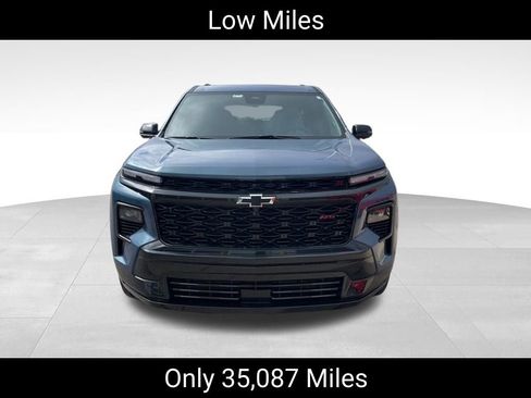 Used 2024 Chevrolet Traverse RS image 2