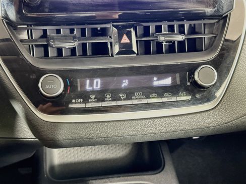 Used 2025 Toyota Corolla LE FWD image 23