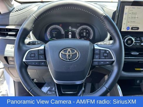 Used 2023 Toyota Highlander Limited AWD/4WD image 10