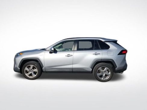 Used 2021 Toyota RAV4 XLE Premium image 13