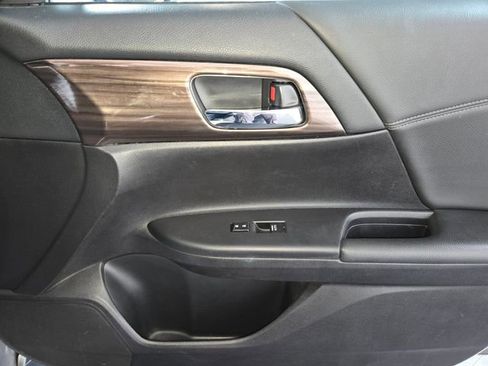 Used 2016 Honda Accord EX-L image 26