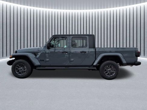 New 2026 Jeep Gladiator Sport image 15
