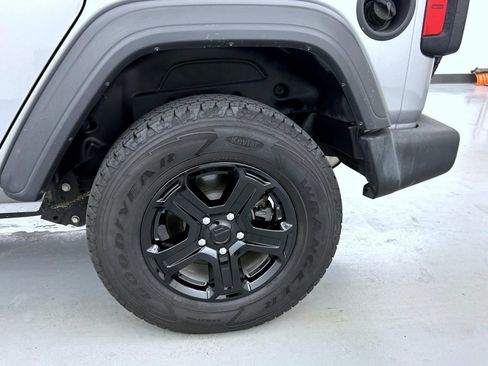 Used 2019 Jeep Wrangler Unlimited Sport S AWD/4WD image 21