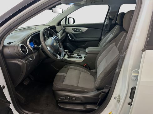 Used 2025 Chevrolet Blazer LT AWD/4WD image 13