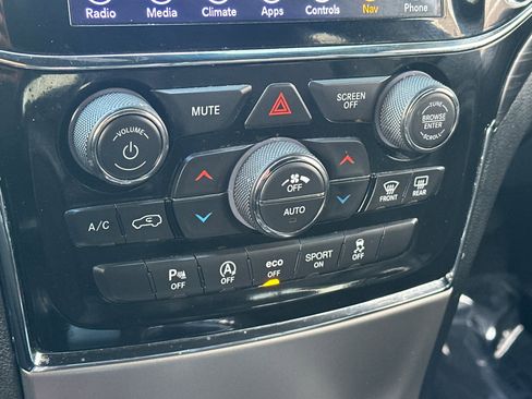 Used 2019 Jeep Grand Cherokee Laredo w/ Laredo X Package image 17