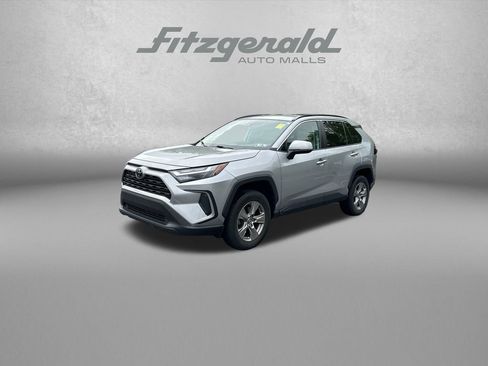 Used 2023 Toyota RAV4 XLE AWD/4WD image 3