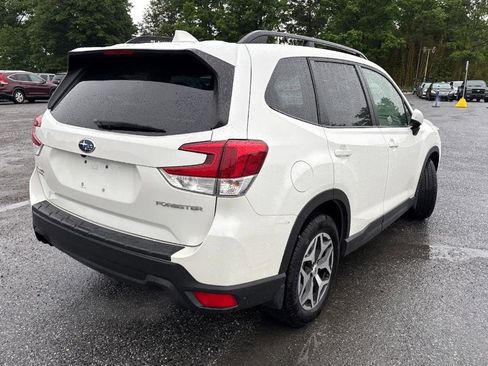 Used 2019 Subaru Forester Premium w/ All-Weather Package AWD/4WD image 5