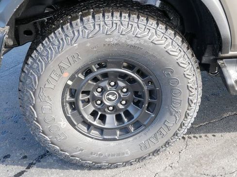 New 2026 Ford Bronco Outer Banks w/ Sasquatch Package image 9