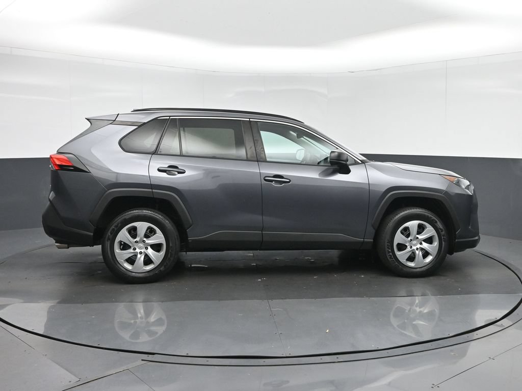 Used 2021 Toyota RAV4 LE FWD image 8