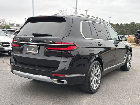 Used 2025 BMW X7 xDrive40i w/ Premium Package image 3