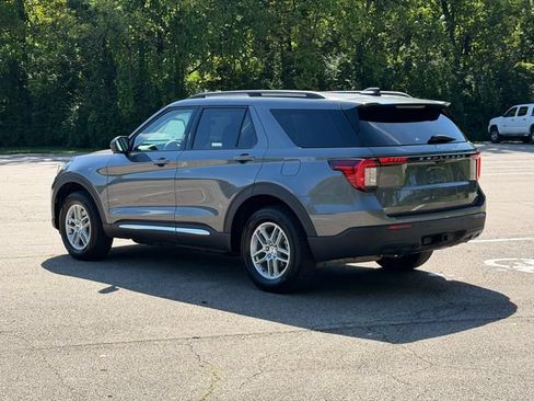 Used 2025 Ford Explorer Active AWD/4WD image 24