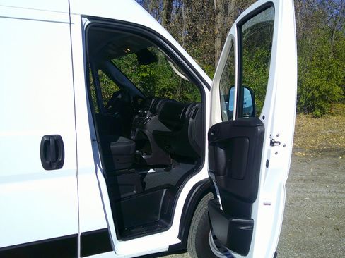 Used 2022 RAM ProMaster 2500 image 9