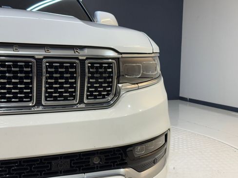 Used 2022 Jeep Grand Wagoneer Series III w/ Rear Seat Video Group 1 image 22