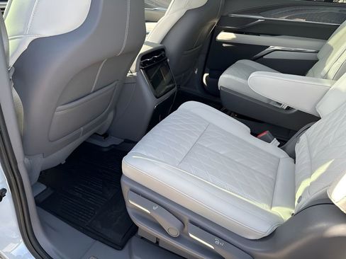 New 2026 Cadillac Escalade IQ Luxury 1 w/ LPO, Floor Liner Package AWD/4WD image 19
