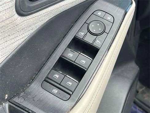 Used 2023 Nissan Rogue SV image 16