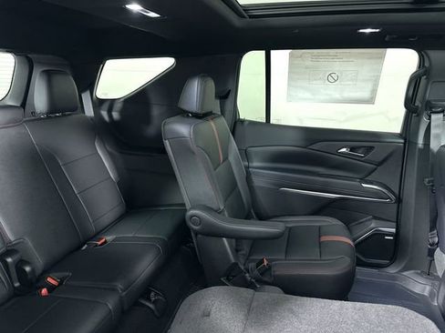 New 2026 Chevrolet Traverse RS w/ LPO, Floor Liner Package AWD/4WD image 28