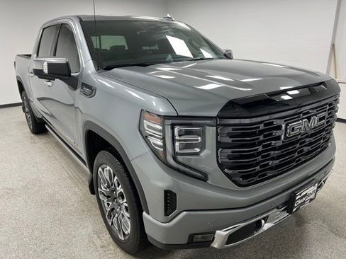 Used 2025 GMC Sierra 1500 Denali Ultimate image 2