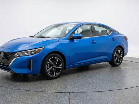 Used 2025 Nissan Sentra SV FWD image 3