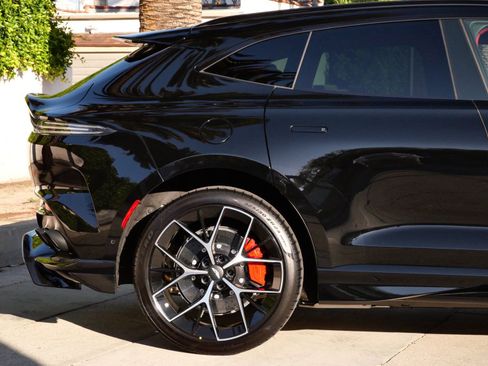 New 2026 Aston Martin DBX 707 image 14