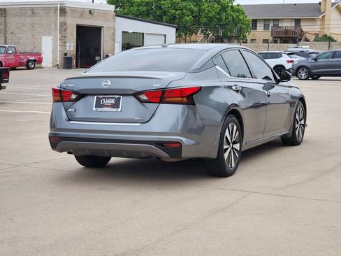 Used 2022 Nissan Altima 2.5 SV FWD image 14