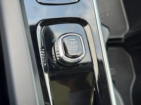 Used 2024 Volvo XC60 B5 Plus w/ Protection Package Premier AWD/4WD image 36