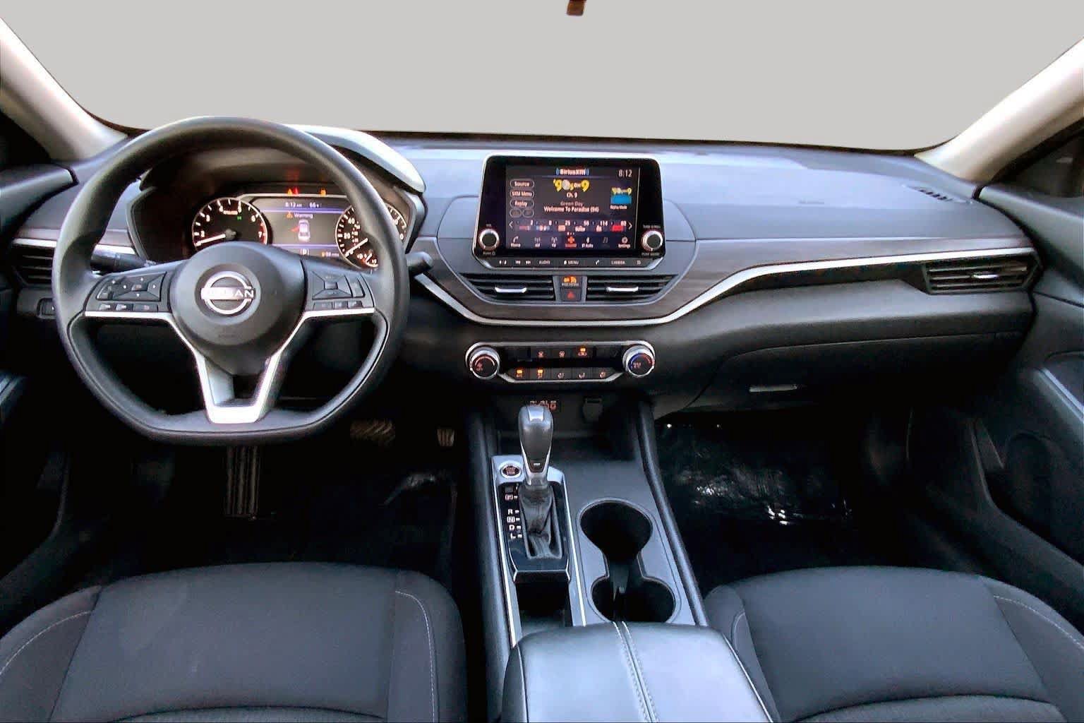 Used 2025 Nissan Altima 2.5 SV FWD image 15