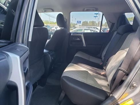 Used 2020 Toyota 4Runner SR5 AWD/4WD image 12