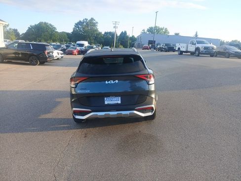 Used 2024 Kia Sportage EX AWD/4WD image 3