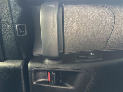 Used 2023 Chrysler Pacifica Touring-L w/ S Appearance Package AWD/4WD image 36