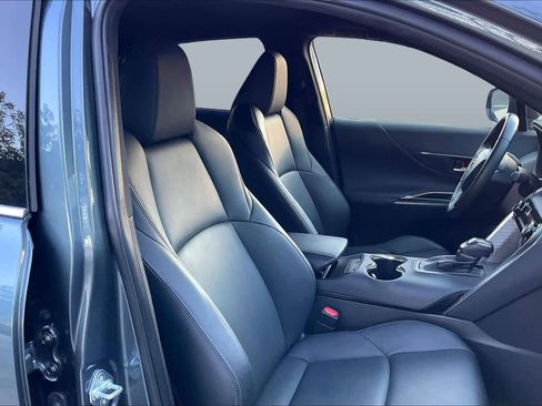 Certified 2022 Toyota Venza XLE image 8