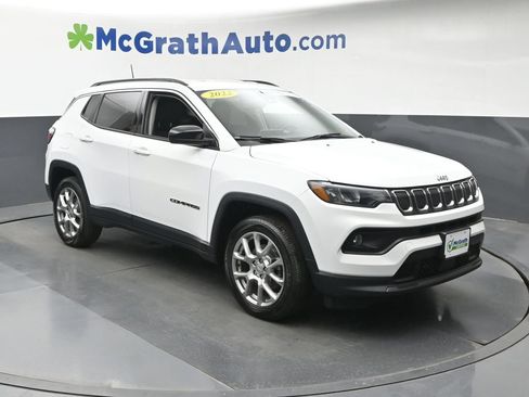 Used 2022 Jeep Compass Latitude AWD/4WD image 2