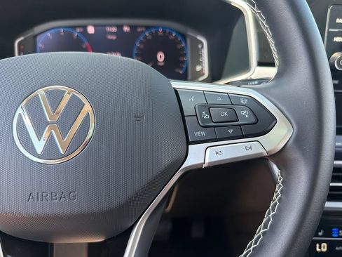 Certified 2025 Volkswagen Taos SEL AWD/4WD image 12
