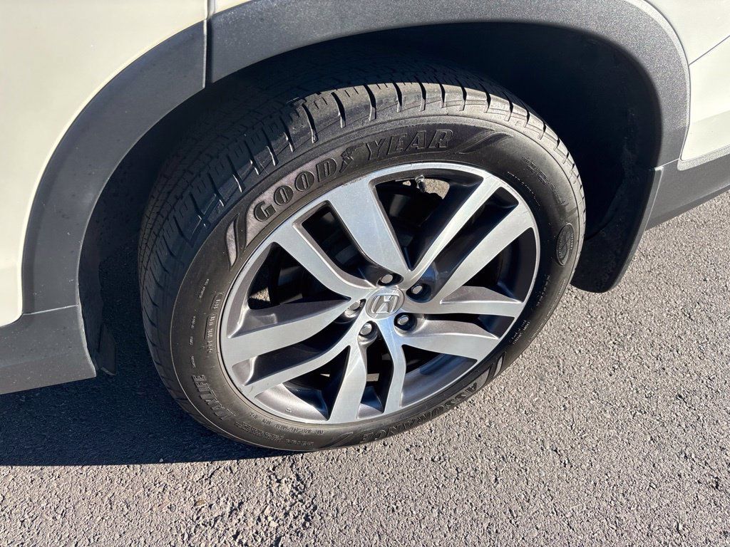 Used 2018 Honda Pilot Elite image 2
