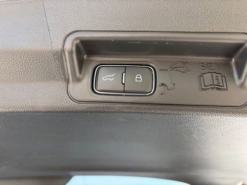 Used 2025 Ford Explorer Platinum w/ Ultimate Package image 17