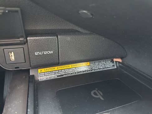 Certified 2021 Toyota Camry XLE image 32