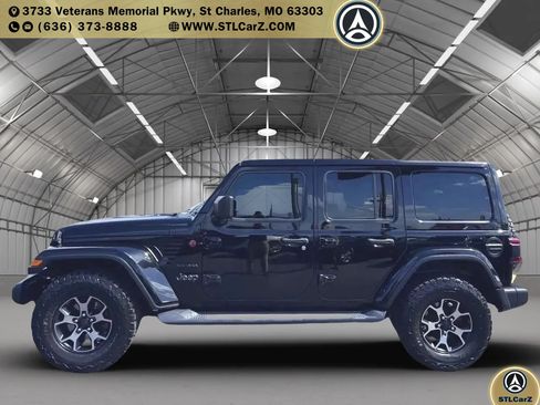 Used 2018 Jeep Wrangler Unlimited Sahara AWD/4WD image 6