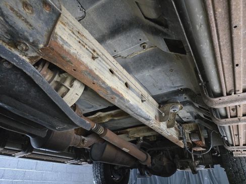 Used 2004 Ford Excursion Limited image 25