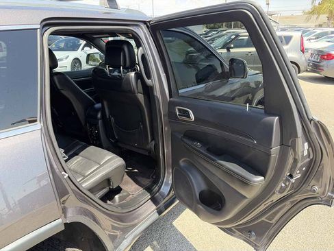 Used 2016 Jeep Grand Cherokee Limited AWD/4WD image 25