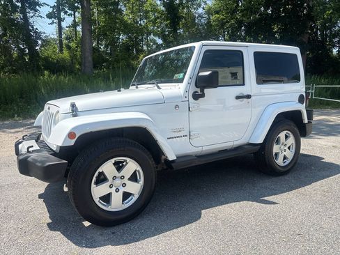 Used 2012 Jeep Wrangler Sahara w/ Connectivity Group AWD/4WD image 3