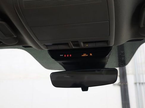 Used 2023 MAZDA MAZDA3 s image 29