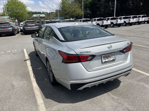 Used 2023 Nissan Altima 2.5 SL image 2