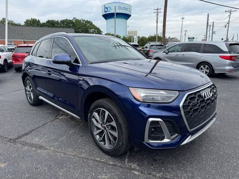Used 2023 Audi Q5 2.0T Premium w/ Convenience Package AWD/4WD image 4