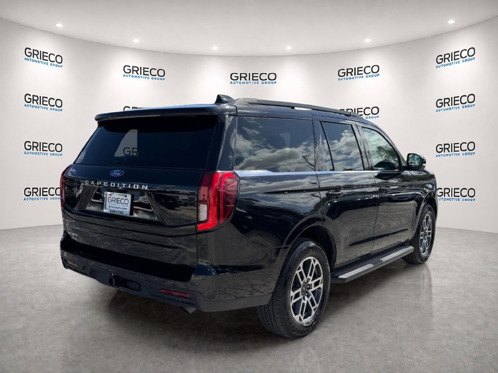Used 2025 Ford Expedition Active RWD image 7