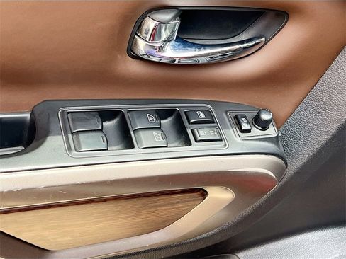 Used 2021 Nissan Titan Platinum Reserve w/ Moonroof Package image 18