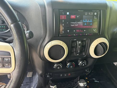 Used 2013 Jeep Wrangler Unlimited Sport AWD/4WD image 14