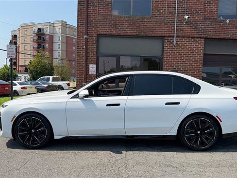 Used 2023 BMW 760i xDrive w/ Executive Package AWD/4WD image 11