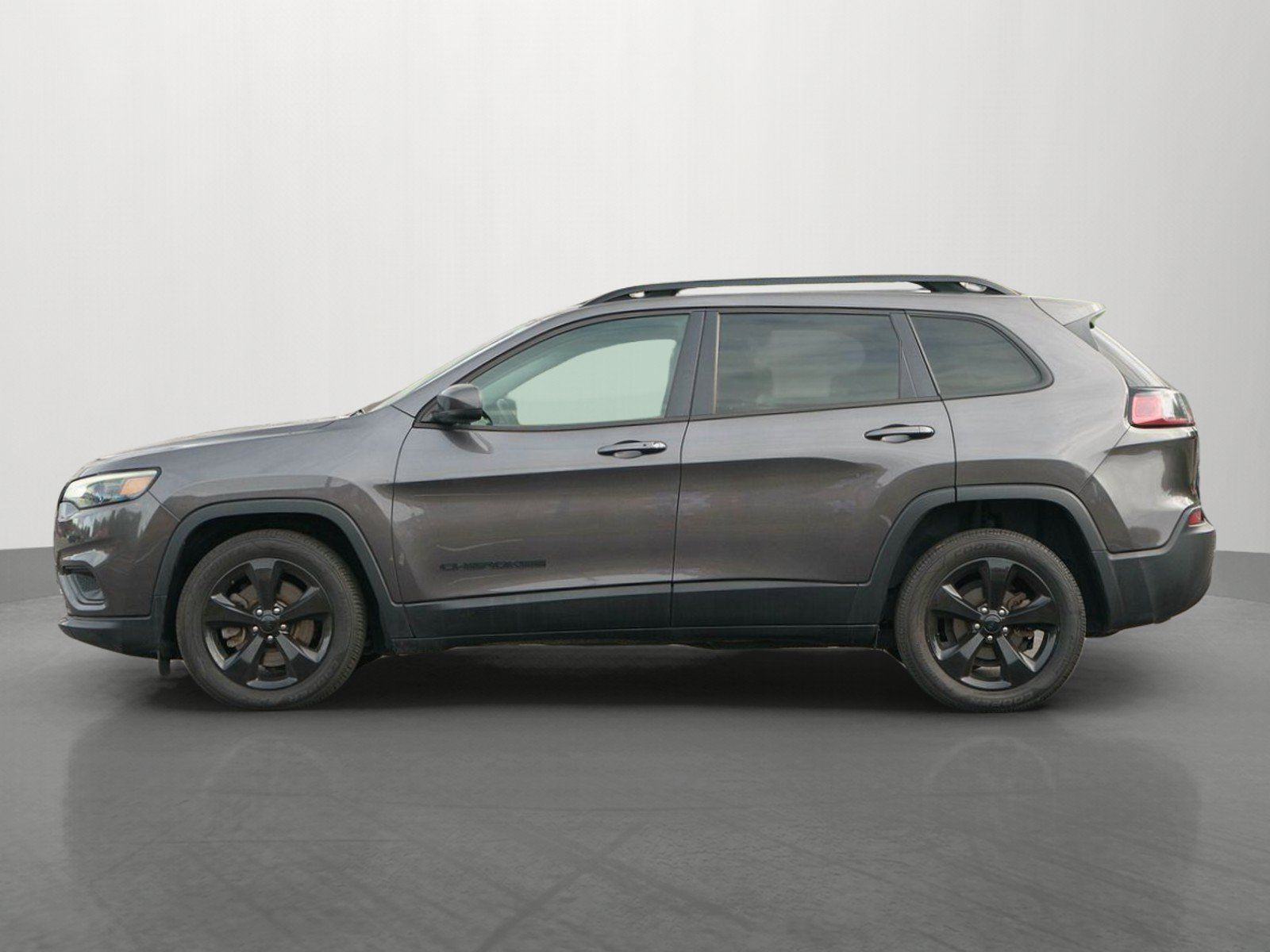 Used 2019 Jeep Cherokee Latitude Plus FWD image 4