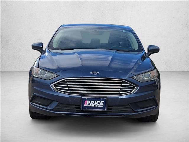 Used 2018 Ford Fusion SE w/ Fusion SE Technology Package FWD image 2