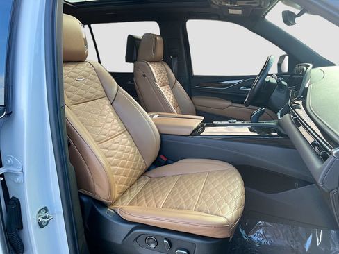 Used 2023 Cadillac Escalade ESV Sport w/ Touring Package AWD/4WD image 36